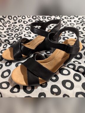 Clark's Tulip Gem Wedge Comfort Sandals